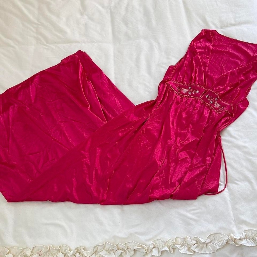70s lorraine red satin maxi dress size‎ small